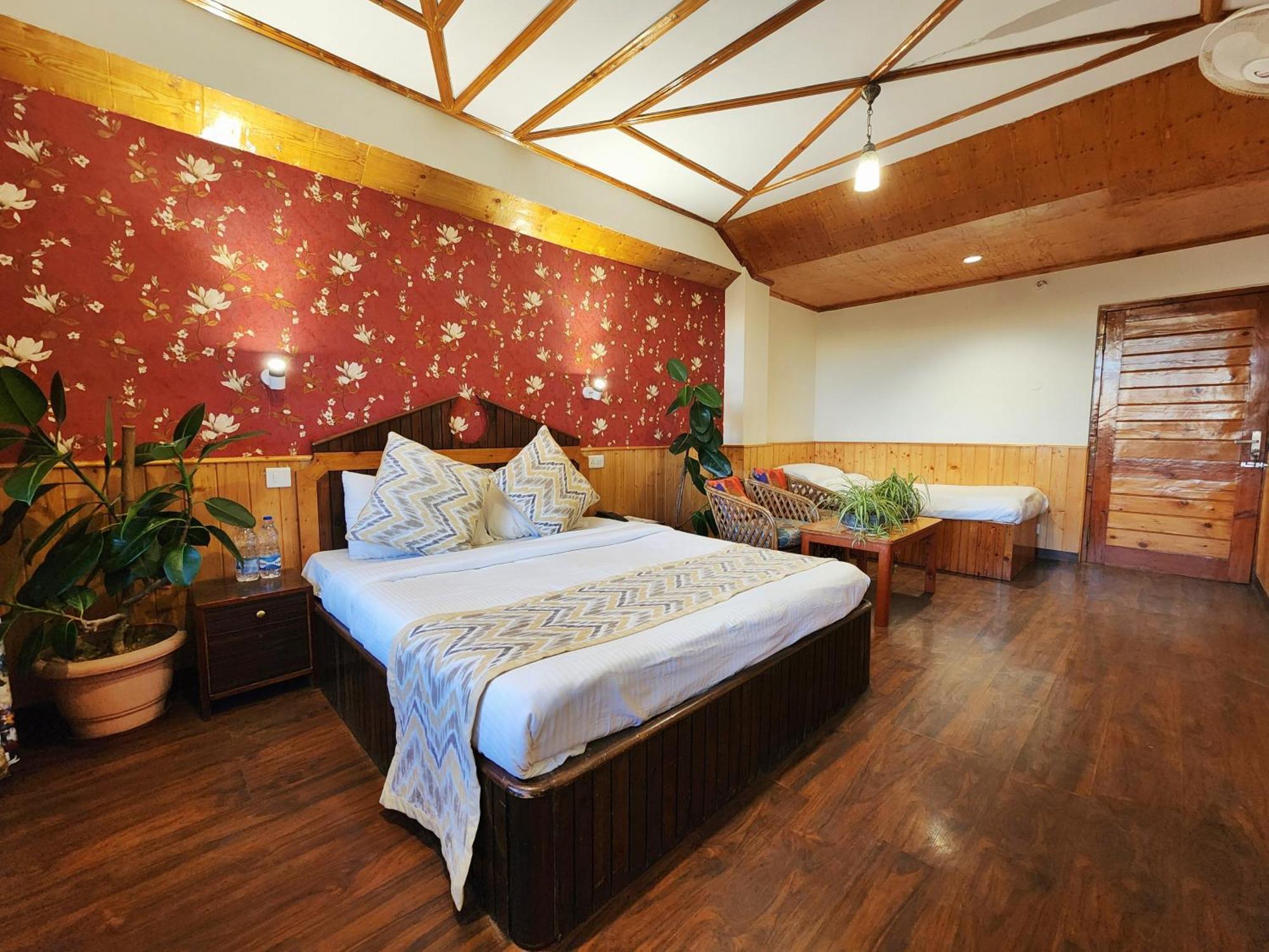 Hotel Pineview Shimla Buitenkant foto