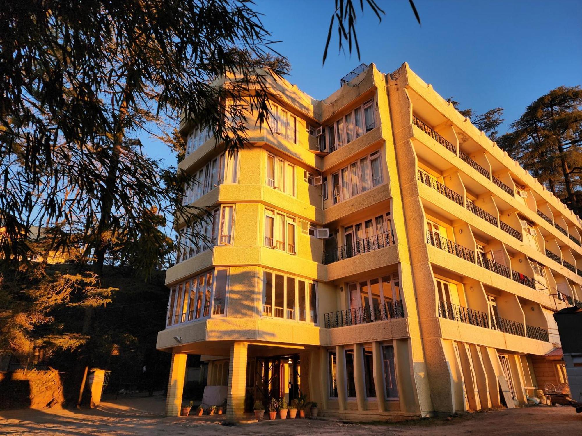 Hotel Pineview Shimla Buitenkant foto