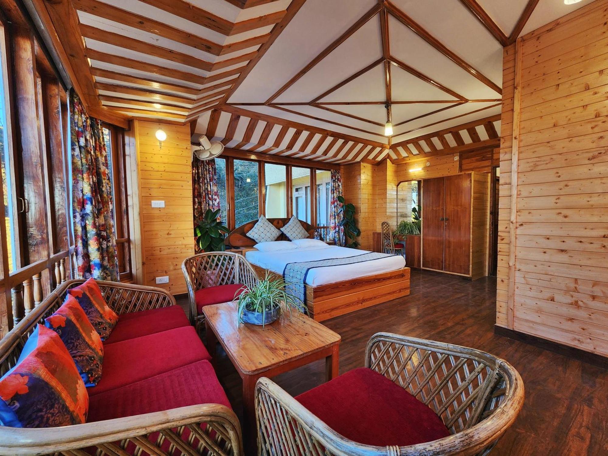 Hotel Pineview Shimla Buitenkant foto